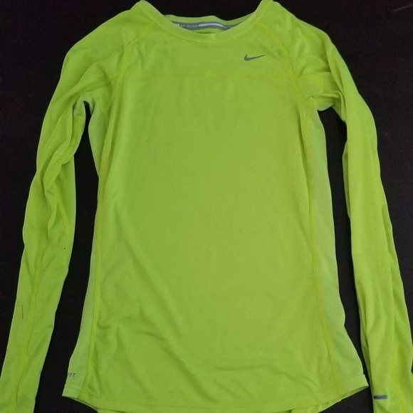 neon yellow nike shirt women's